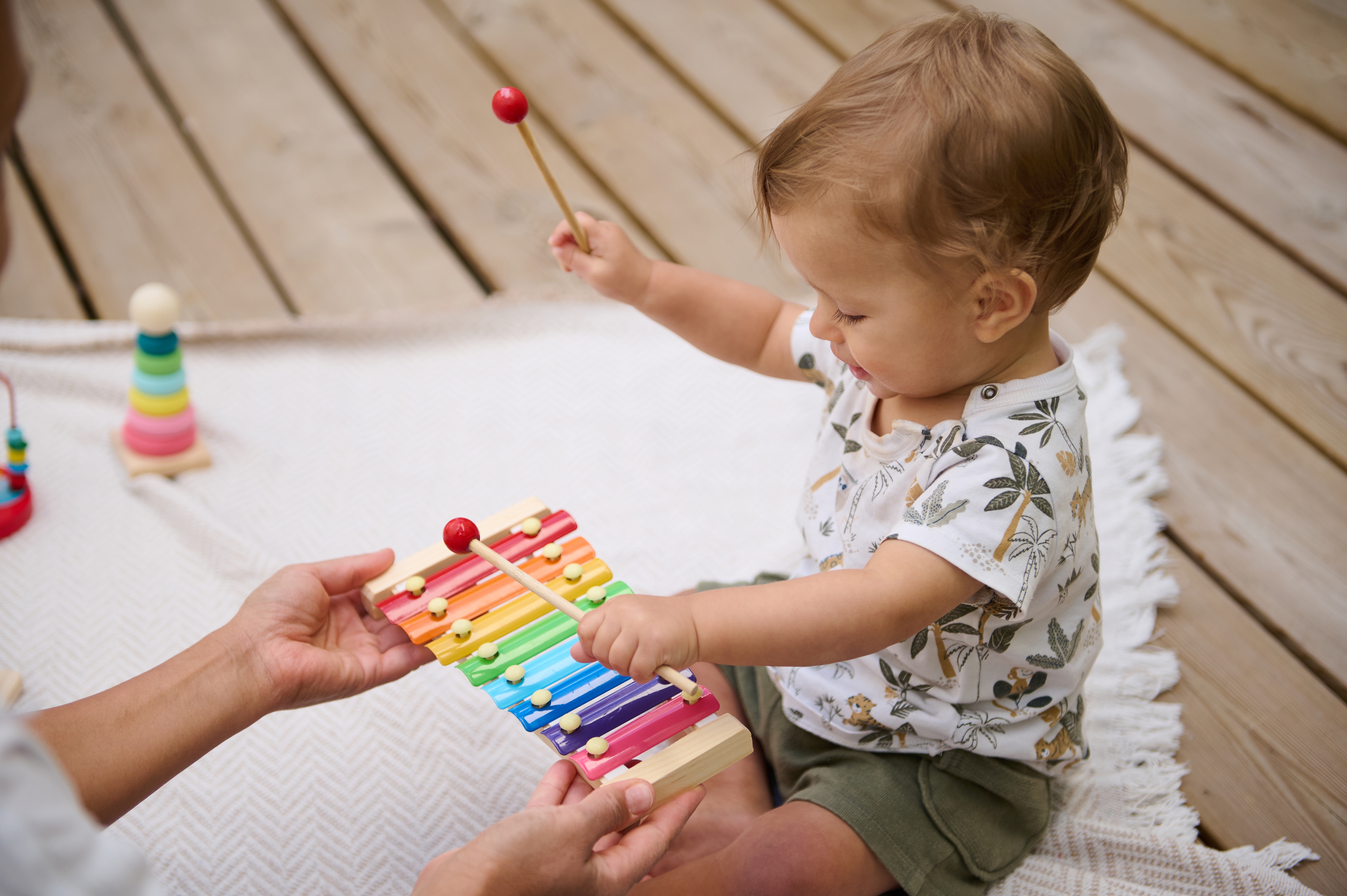 Dallamokkal okosabb: hogyan fejleszti a zene a babák agyát?
